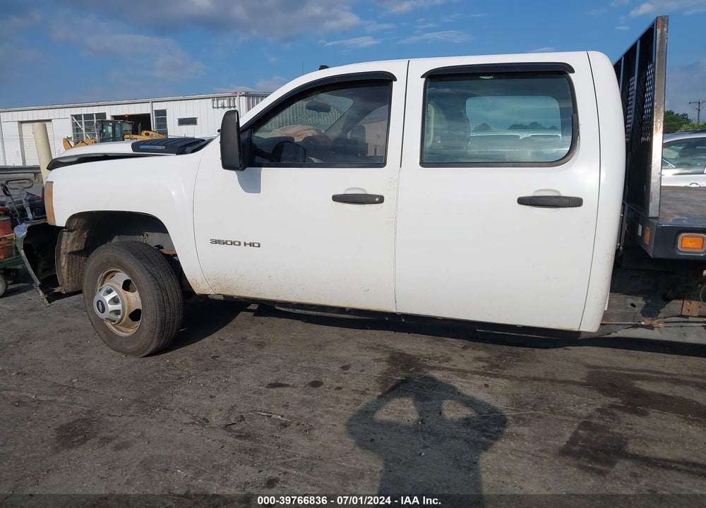 2011 CHEVROLET SILVERADO 3500HD CHASSIS WORK TRUCK VIN: 1GB4KZCLXBF126344