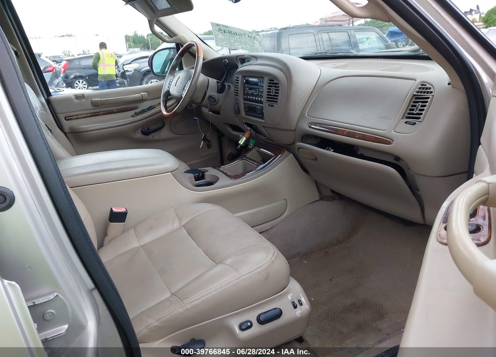 2001 LINCOLN NAVIGATOR VIN: 5LMFU28RX1LJ13797