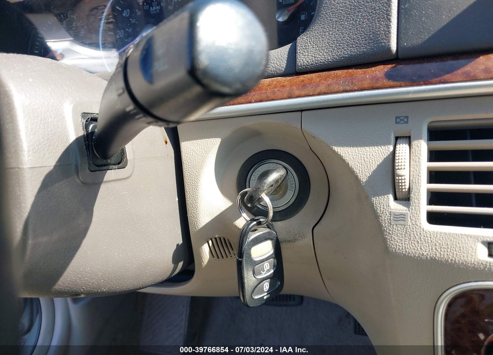 2008 HYUNDAI SONATA LIMITED/SE VIN: 5NPEU46C28H345662