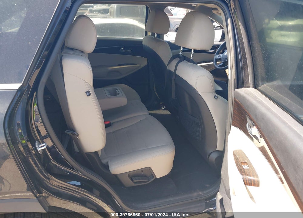 2019 KIA SORENTO 2.4L LX VIN: 5XYPG4A30KG575657
