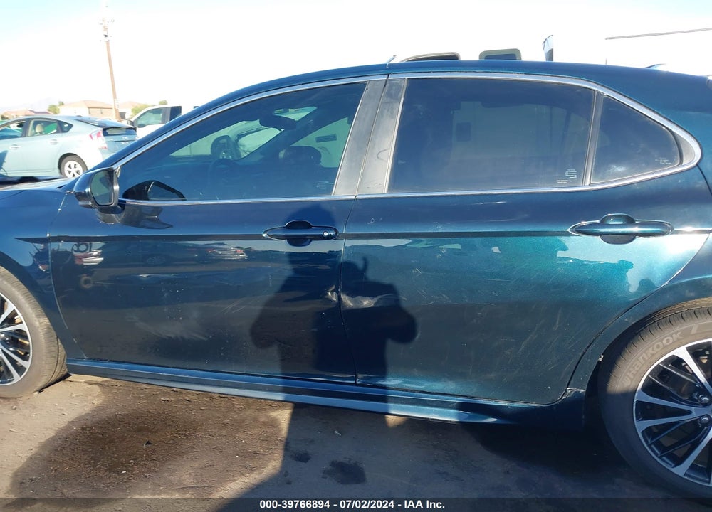 2019 TOYOTA CAMRY SE VIN: 4T1B11HK2KU736429