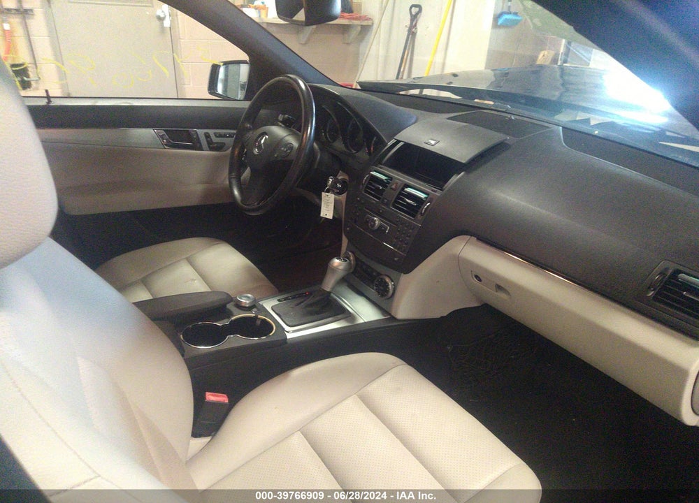 2010 MERCEDES-BENZ C-CLASS C 300 SPORT/LUXURY 4MATIC VIN: WDDGF8BBXAF475900