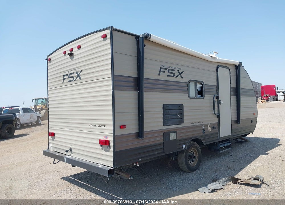 2020 WILDWOOD LE M-177BH FSX VIN: 4X4TWDT12LY093546
