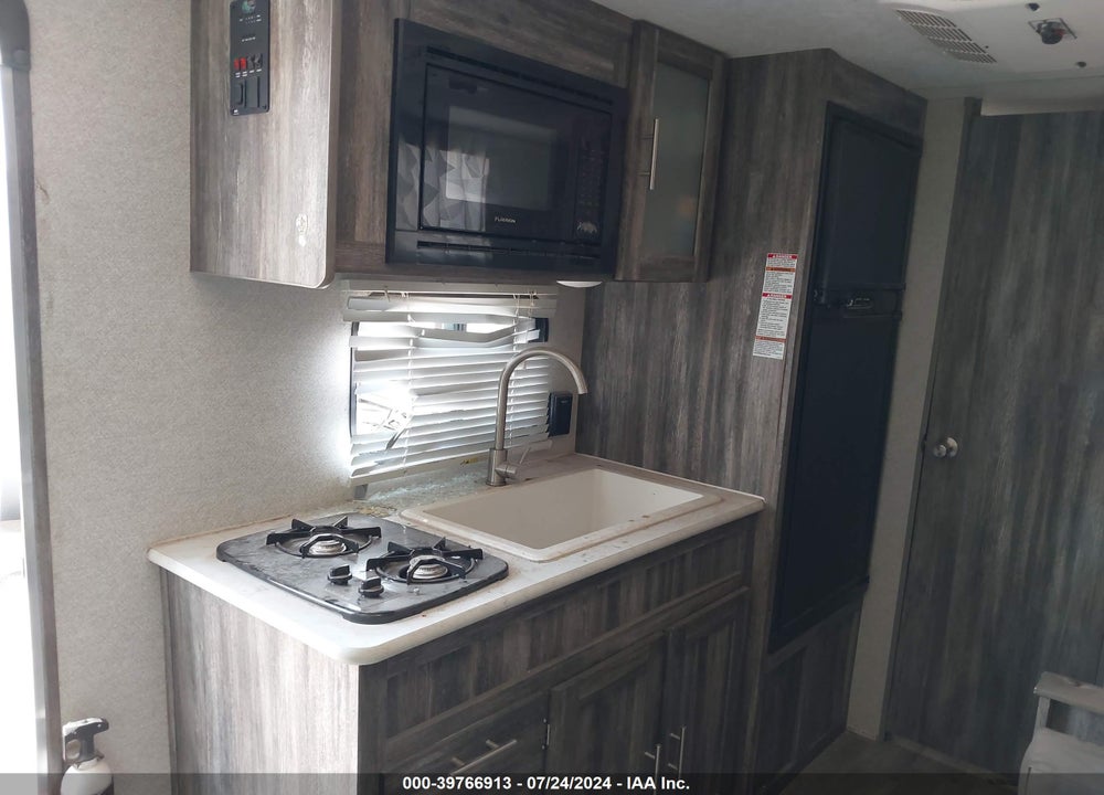 2020 WILDWOOD LE M-177BH FSX VIN: 4X4TWDT12LY093546
