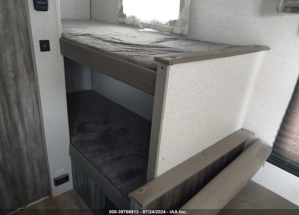 2020 WILDWOOD LE M-177BH FSX VIN: 4X4TWDT12LY093546