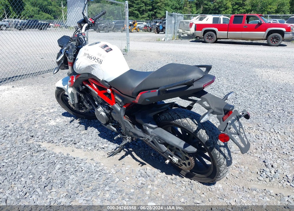 2022 BENELLI 302S VIN: LBBPHE049NBD22393