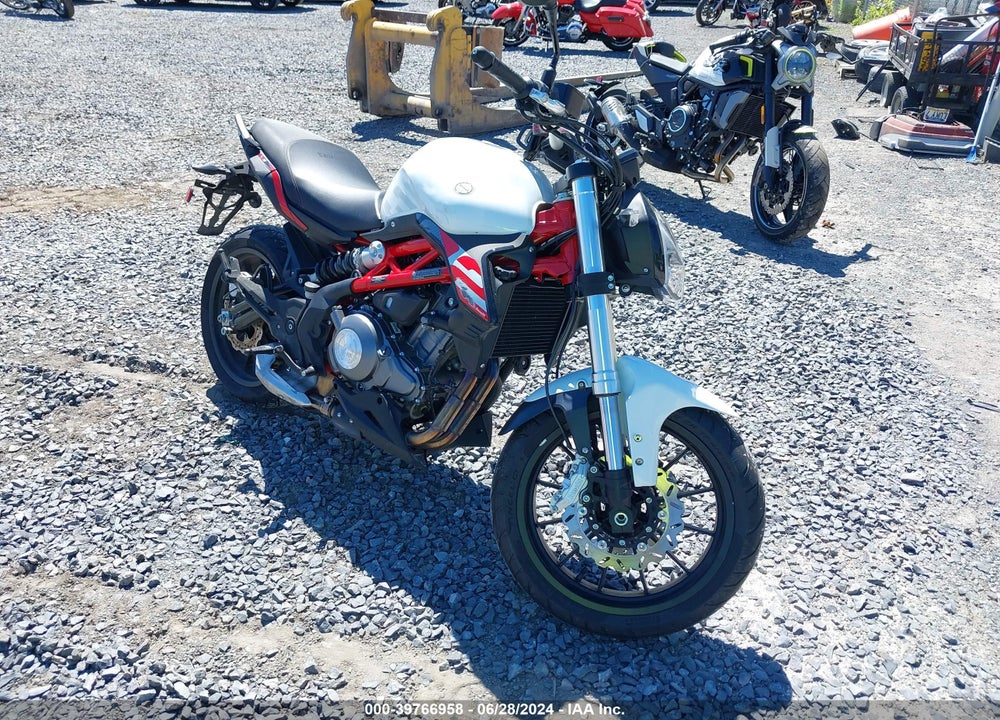 2022 BENELLI 302S VIN: LBBPHE049NBD22393