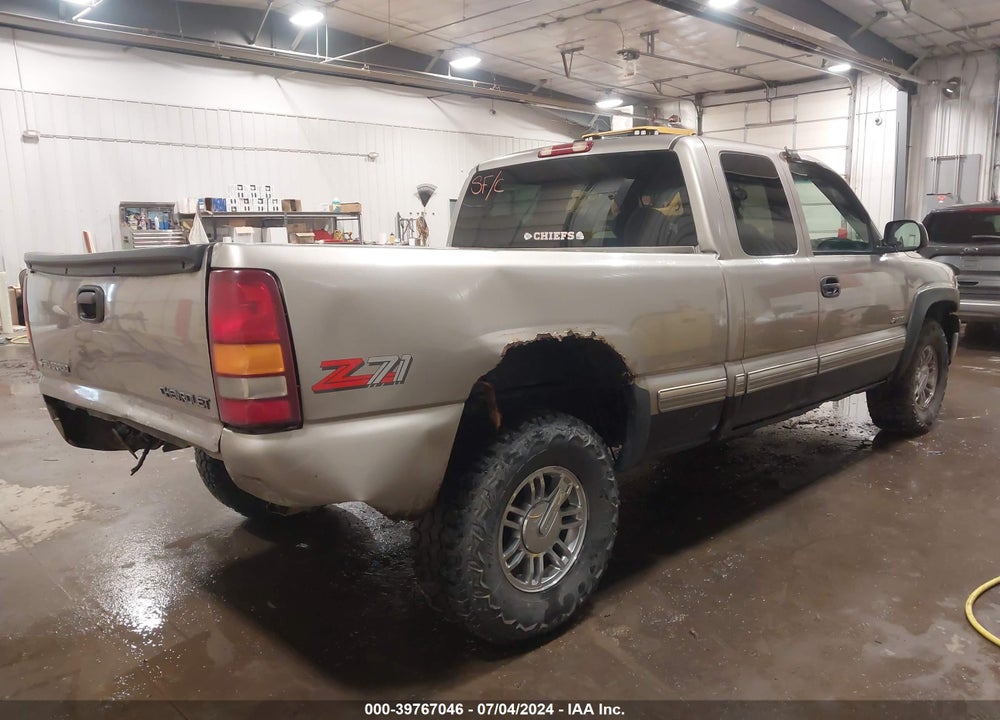 2000 CHEVROLET SILVERADO 1500 VIN: 2GCEK19T0Y1257615