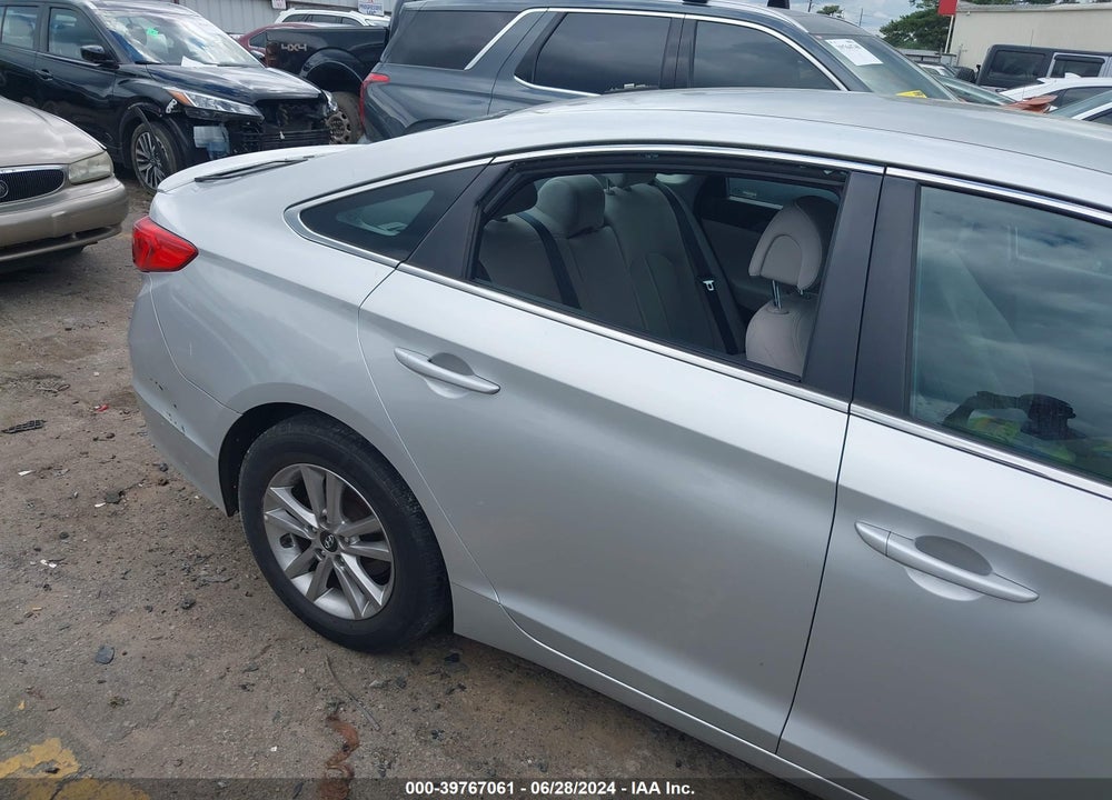 2016 HYUNDAI SONATA SE VIN: 5NPE24AF7GH357747