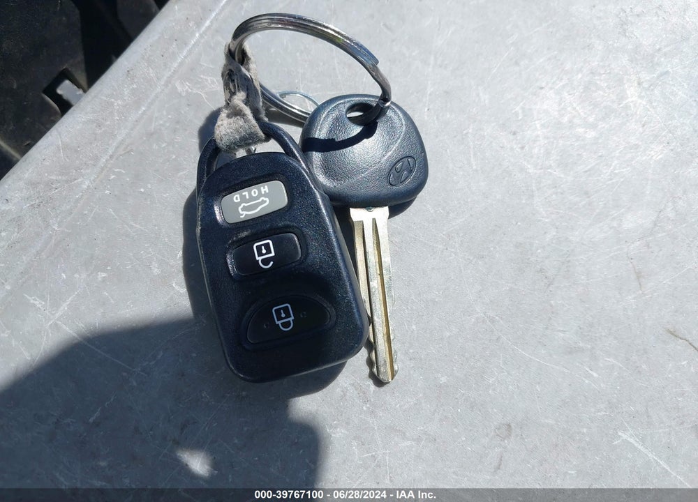 2012 HYUNDAI ELANTRA GLS VIN: 5NPDH4AE4CH117387