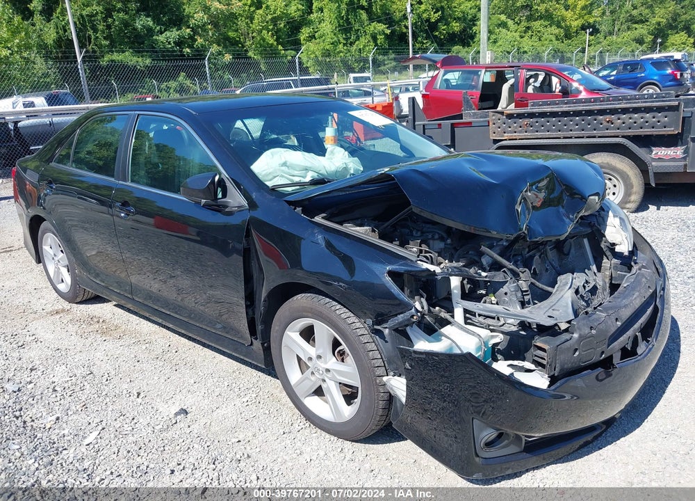 2014 TOYOTA CAMRY SE VIN: 4T1BF1FK2EU442148