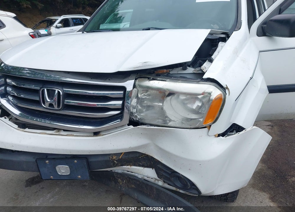 2015 HONDA PILOT LX VIN: 5FNYF4H21FB008133
