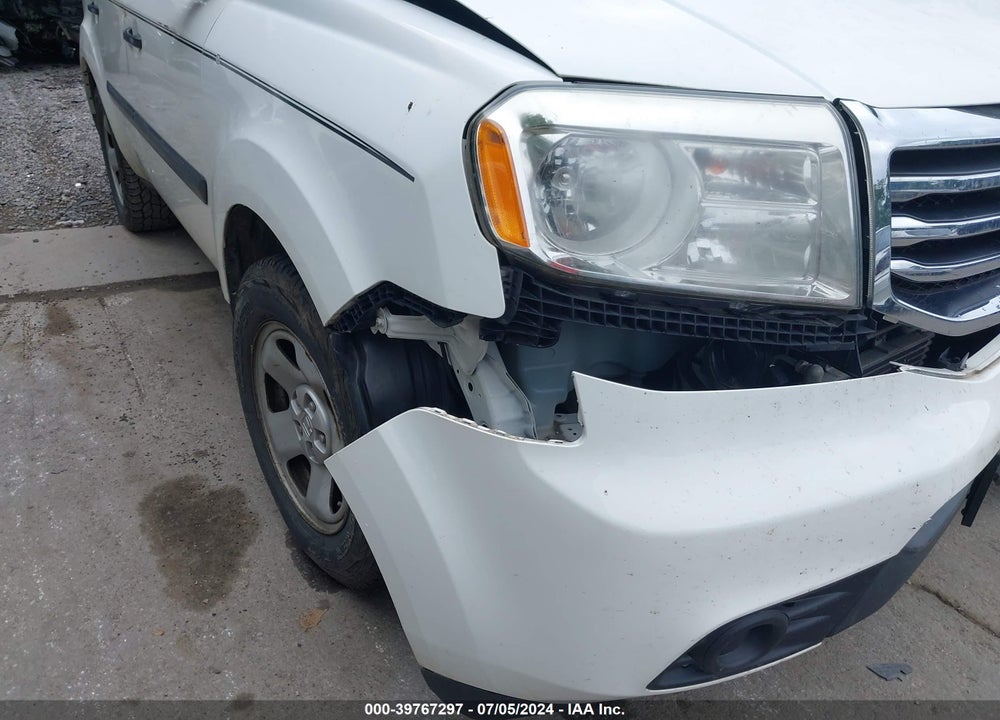 2015 HONDA PILOT LX VIN: 5FNYF4H21FB008133
