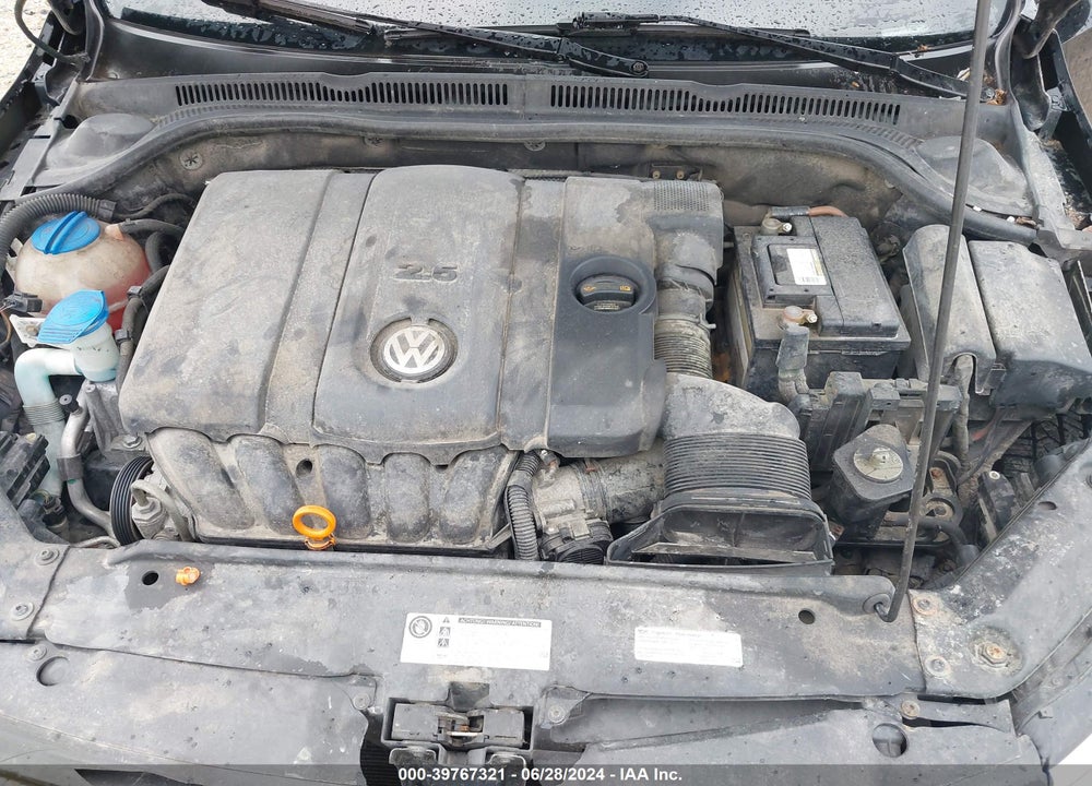 2013 VOLKSWAGEN JETTA 2.5L SE VIN: 3VWDP7AJ5DM377386