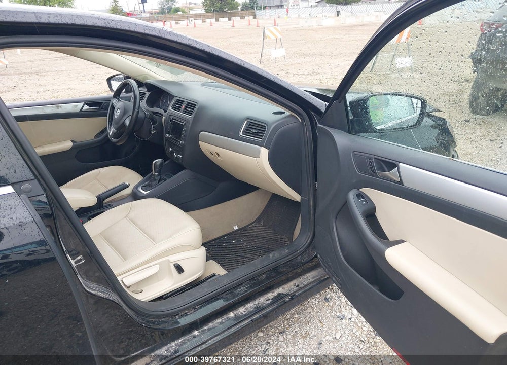 2013 VOLKSWAGEN JETTA 2.5L SE VIN: 3VWDP7AJ5DM377386