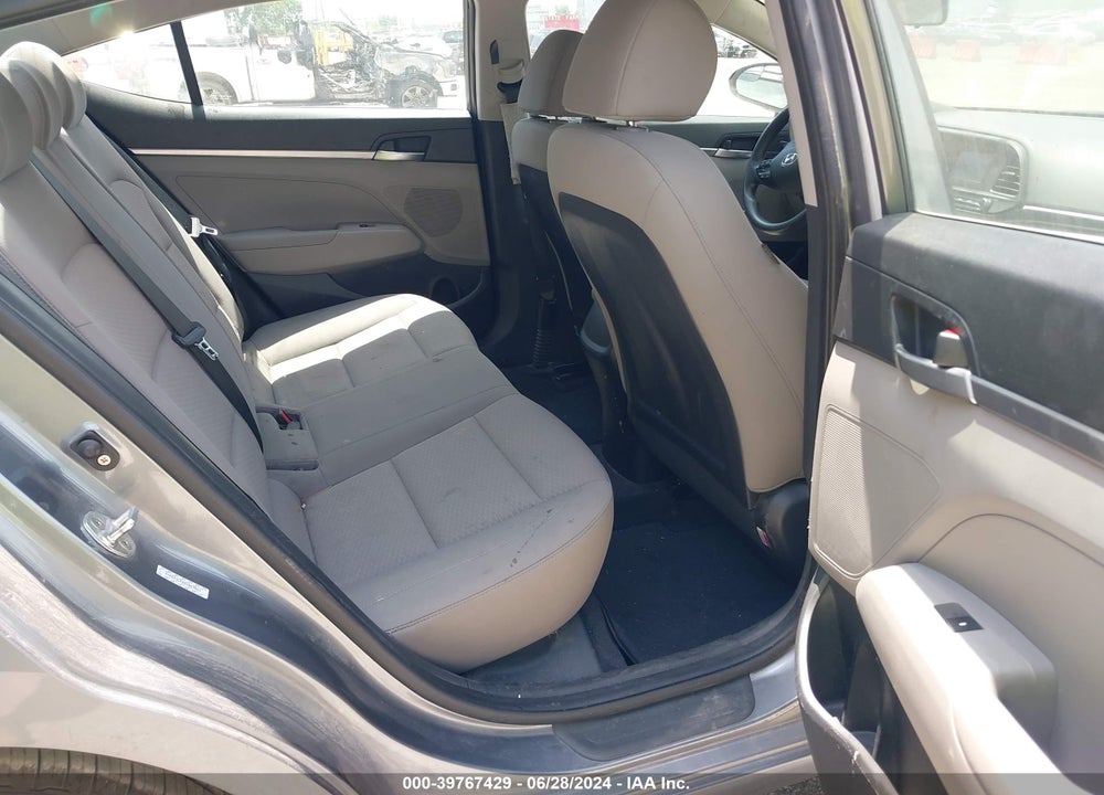 2019 HYUNDAI ELANTRA SE VIN: KMHD74LF8KU863821