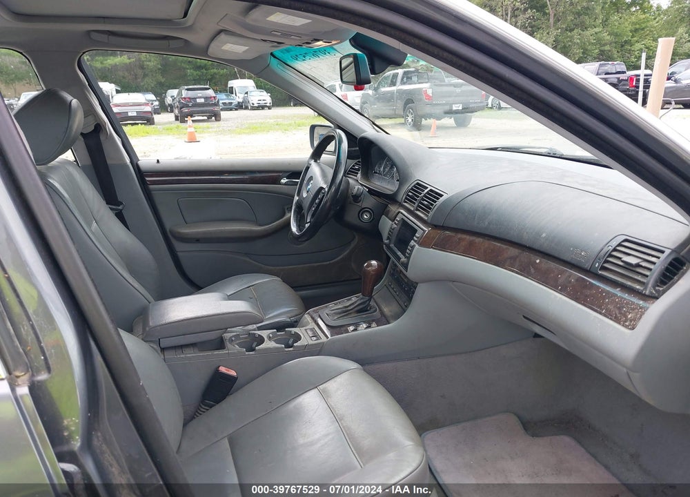 2003 BMW 330XI VIN: WBAEW53483PG21904