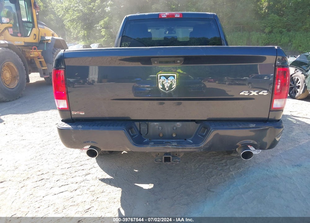 2016 RAM 1500 EXPRESS VIN: 1C6RR7FT6GS123184