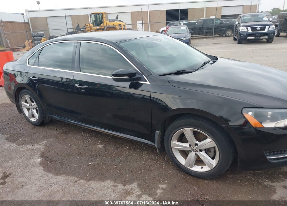 2013 VOLKSWAGEN PASSAT 2.5L SE VIN: 1VWBP7A33DC063147