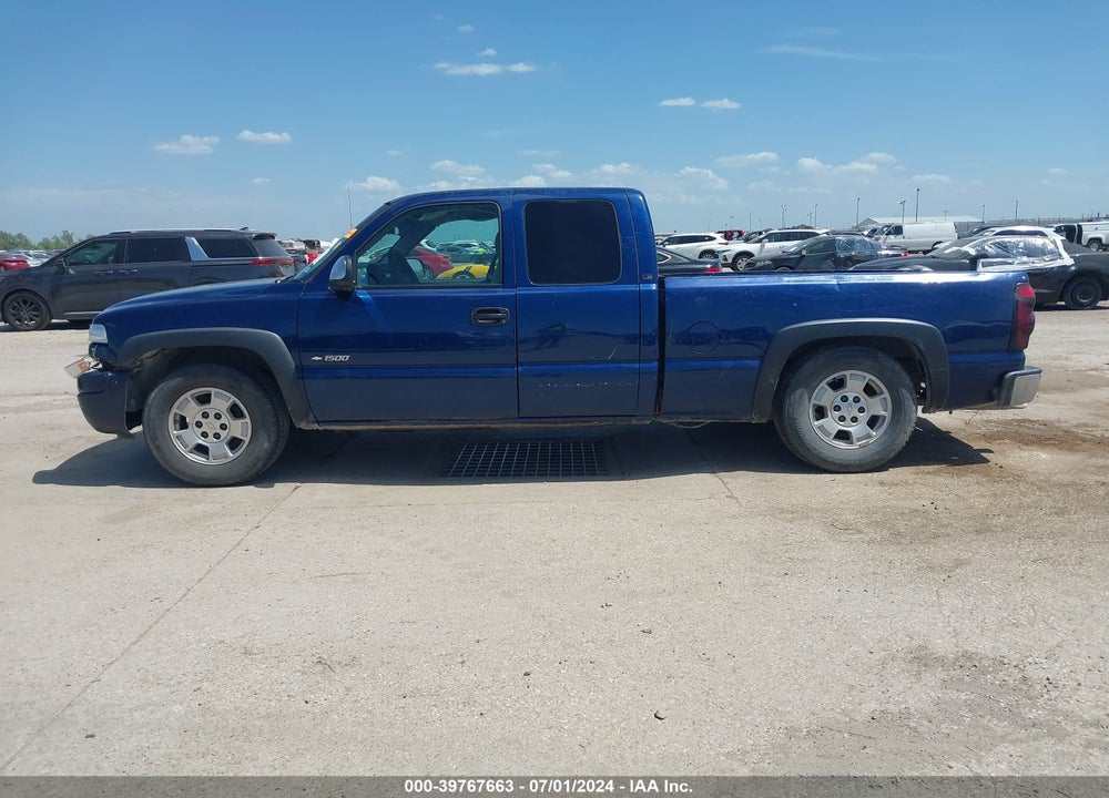 2000 CHEVROLET SILVERADO 1500 LS VIN: 2GCEC19T3Y1357821