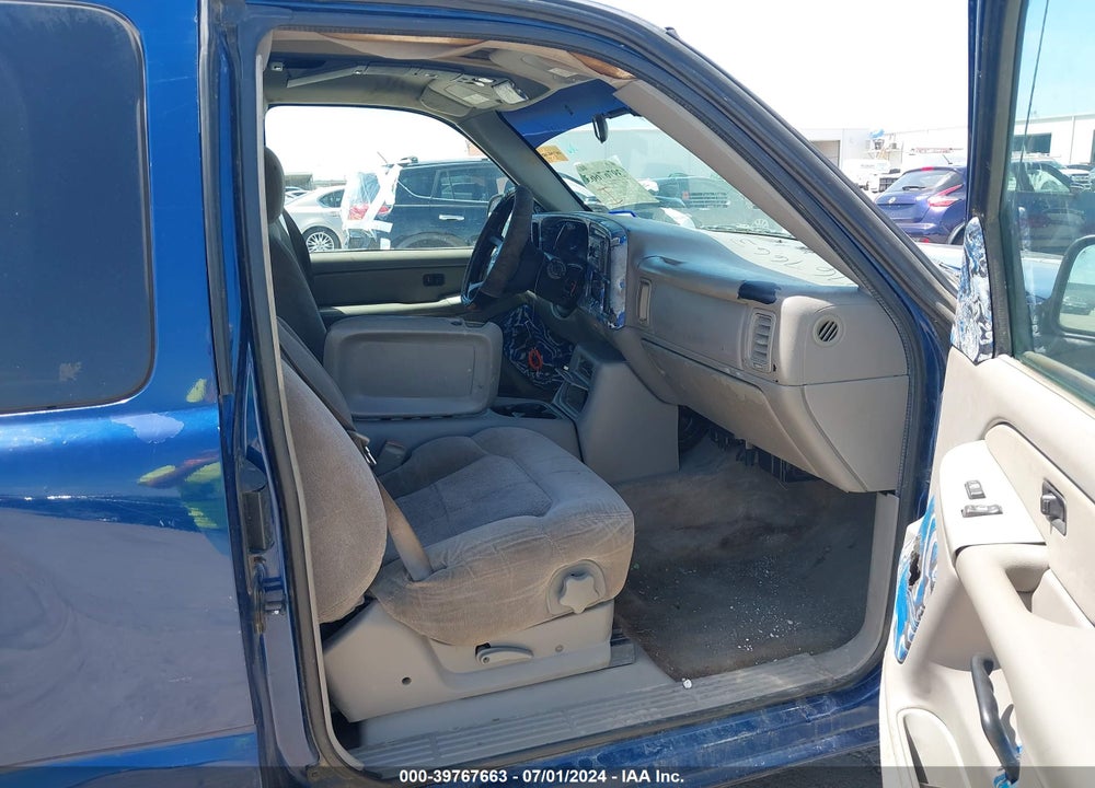 2000 CHEVROLET SILVERADO 1500 LS VIN: 2GCEC19T3Y1357821