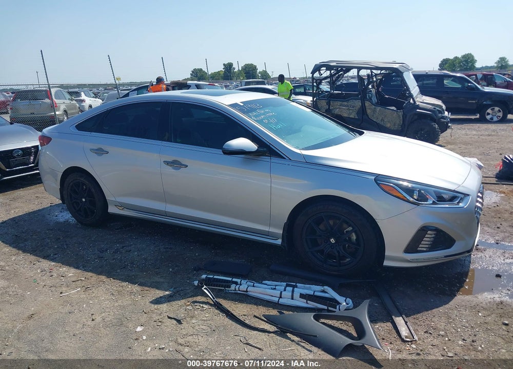 2018 HYUNDAI SONATA SPORT VIN: 5NPE34AF7JH687425