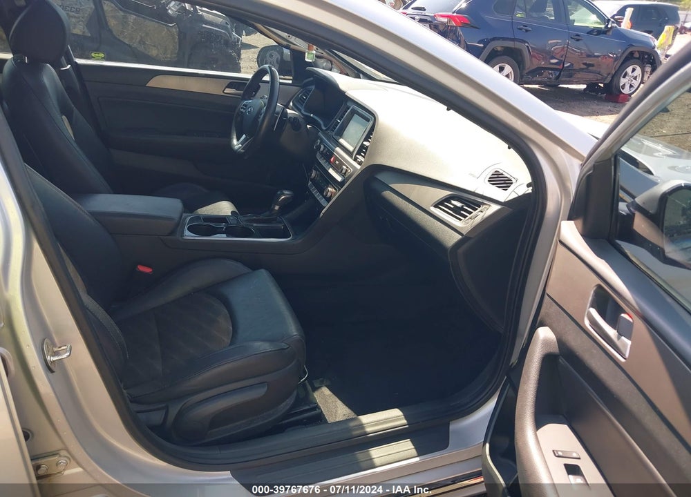 2018 HYUNDAI SONATA SPORT VIN: 5NPE34AF7JH687425