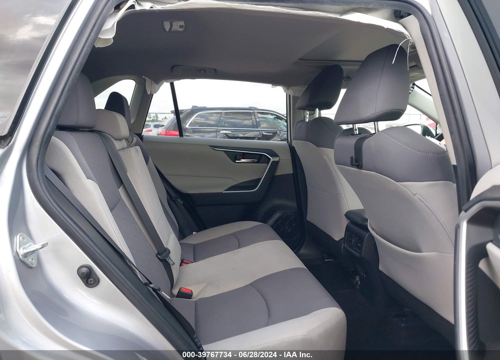 2019 TOYOTA RAV4 XLE VIN: JTMW1RFV6KD006556