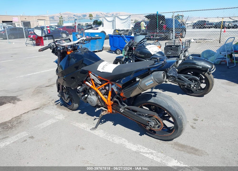 2010 KTM 990 SUPERMOTO/TOURING VIN: VBKVS9401AM967918
