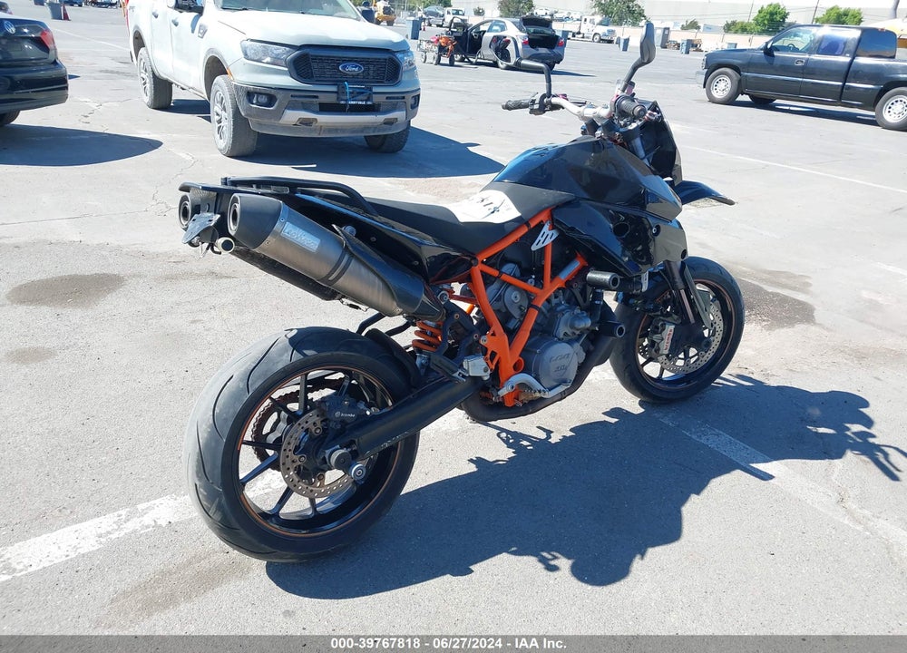 2010 KTM 990 SUPERMOTO/TOURING VIN: VBKVS9401AM967918