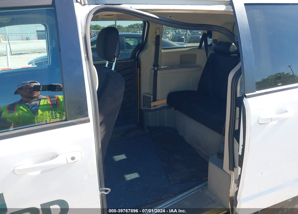 2014 DODGE GRAND CARAVAN SE VIN: 2C4RDGBG5ER400776