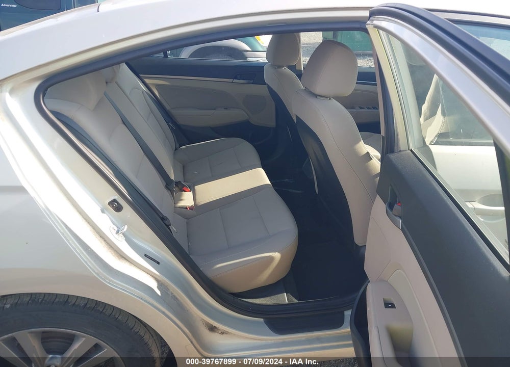 2017 HYUNDAI ELANTRA SE VIN: 5NPD84LF7HH110706