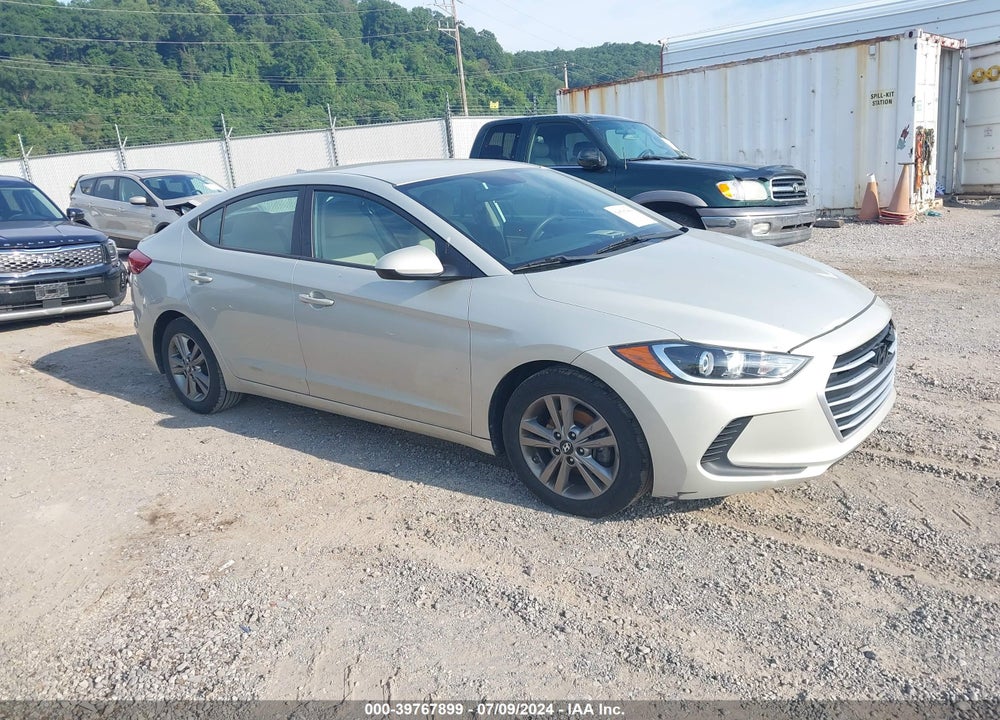 2017 HYUNDAI ELANTRA SE VIN: 5NPD84LF7HH110706