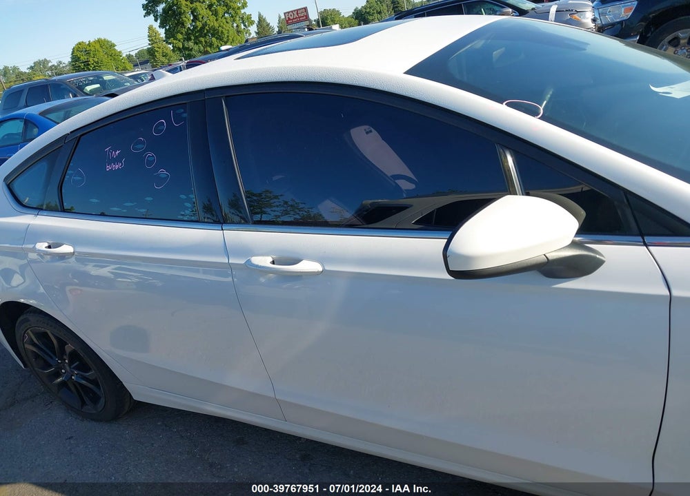 2019 FORD FUSION SE VIN: 3FA6P0HD7KR131318