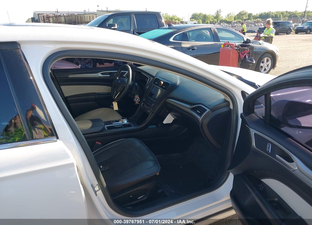 2019 FORD FUSION SE VIN: 3FA6P0HD7KR131318