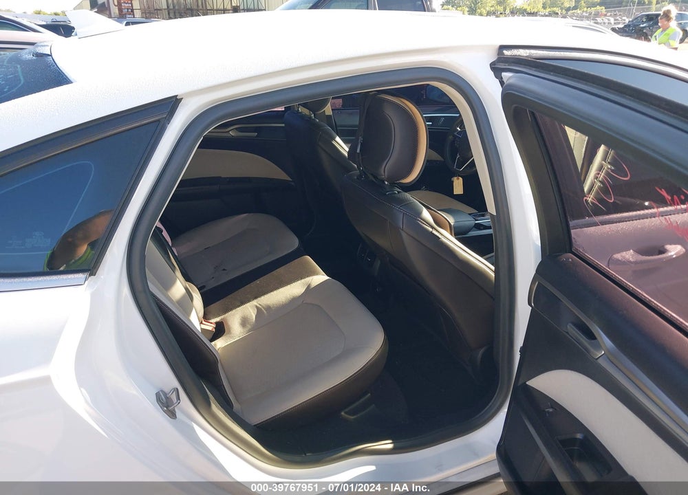 2019 FORD FUSION SE VIN: 3FA6P0HD7KR131318