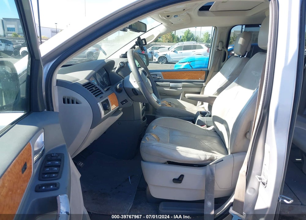 2010 CHRYSLER TOWN & COUNTRY NEW LIMITED VIN: 2A4RR7DX1AR399077
