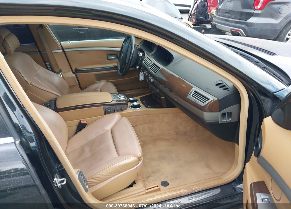 2007 BMW 750LI VIN: WBAHN83547DT75108