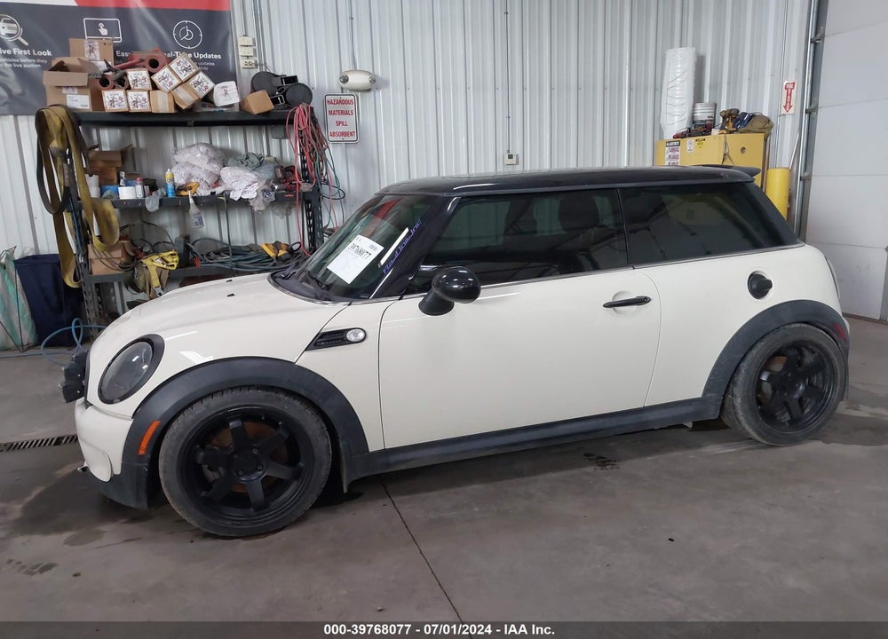 2010 MINI COOPER S VIN: WMWMF7C50ATX42797