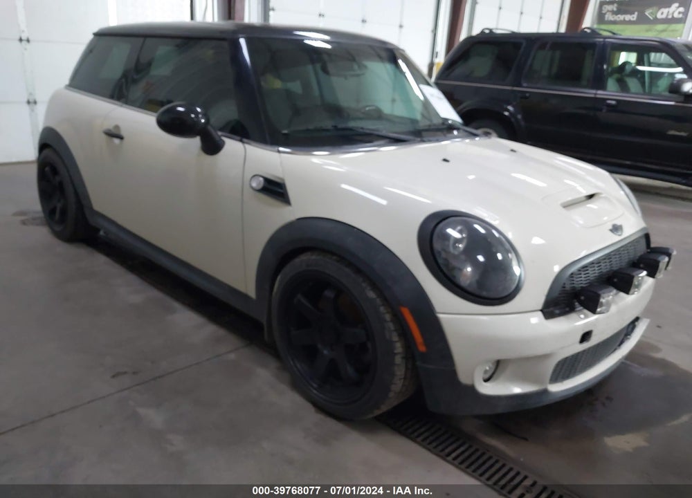 2010 MINI COOPER S VIN: WMWMF7C50ATX42797