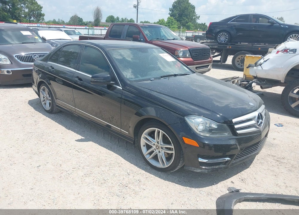 2013 MERCEDES-BENZ C 250 LUXURY/SPORT VIN: WDDGF4HB4DA793769