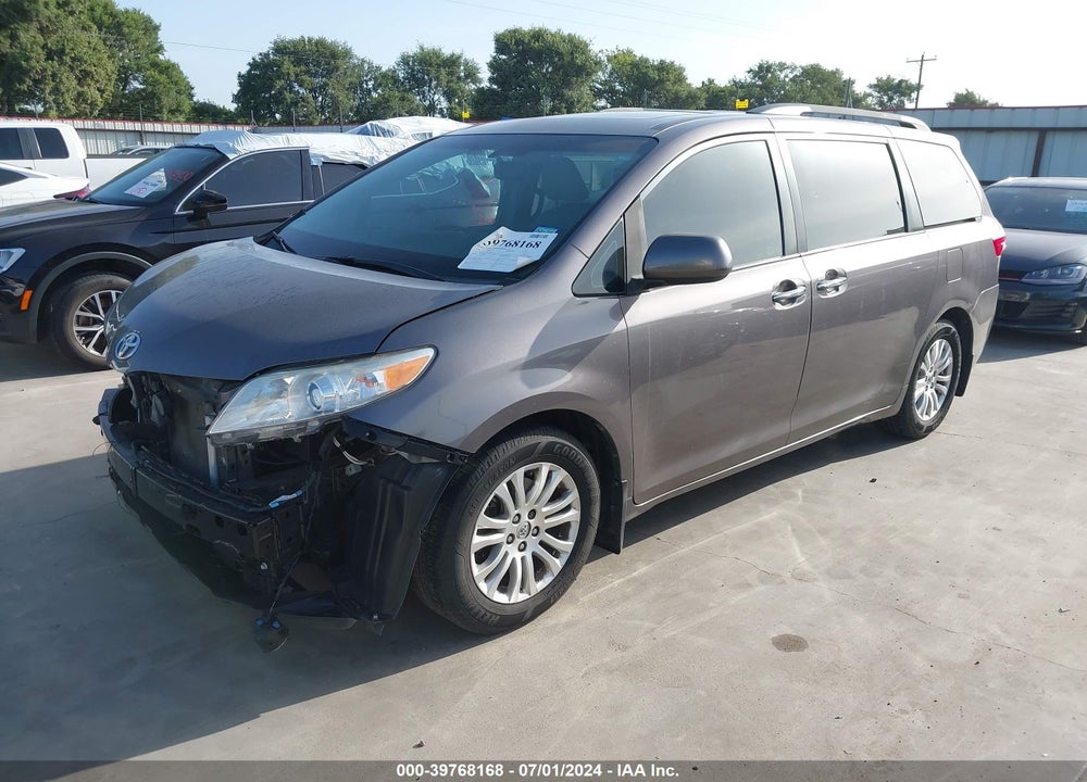 2016 TOYOTA SIENNA XLE 8 PASSENGER VIN: 5TDYK3DC8GS695631
