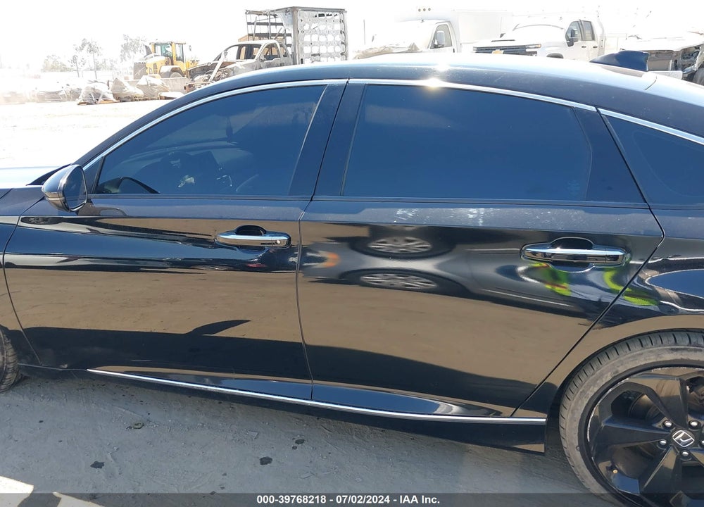 2018 HONDA ACCORD TOURING VIN: 1HGCV1F91JA085020