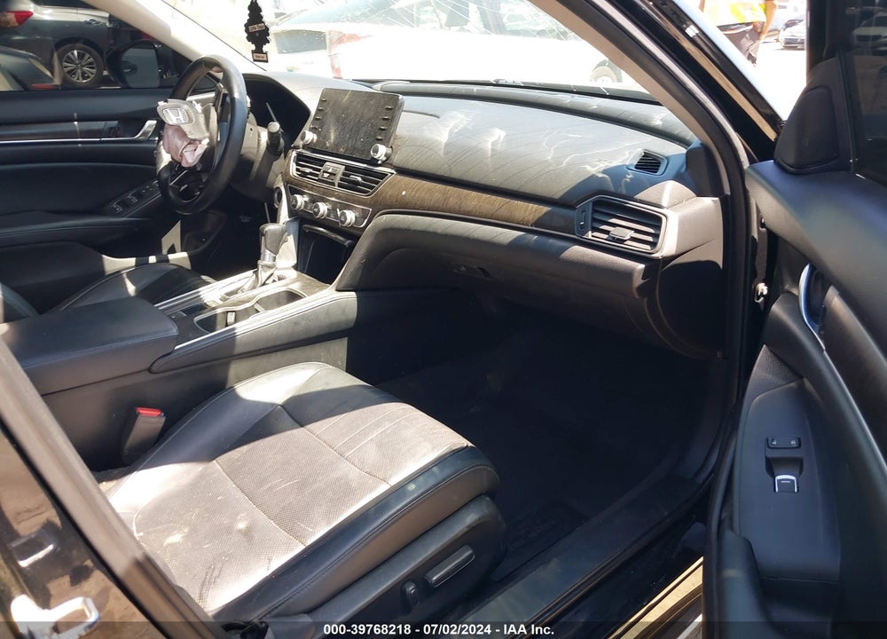 2018 HONDA ACCORD TOURING VIN: 1HGCV1F91JA085020