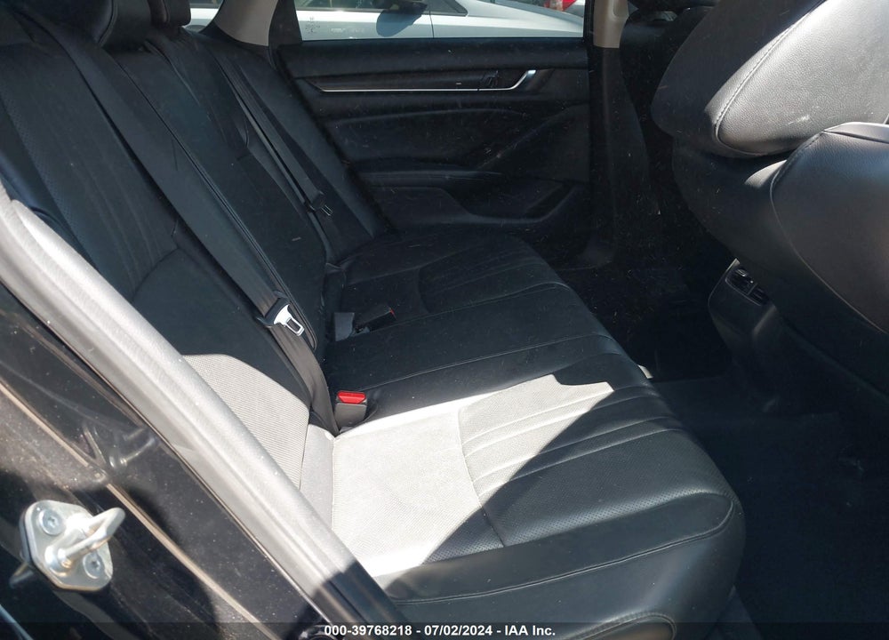 2018 HONDA ACCORD TOURING VIN: 1HGCV1F91JA085020