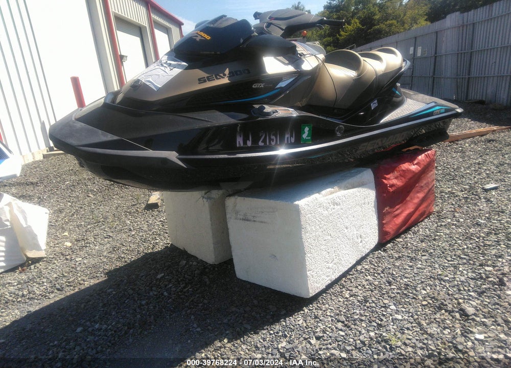 2017 SEADOO GTX 230 LIMITED VIN: 00000YDV13999D717