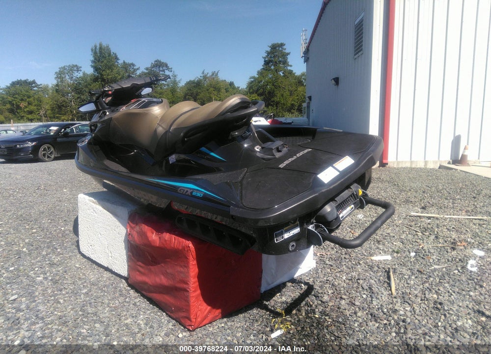 2017 SEADOO GTX 230 LIMITED VIN: 00000YDV13999D717