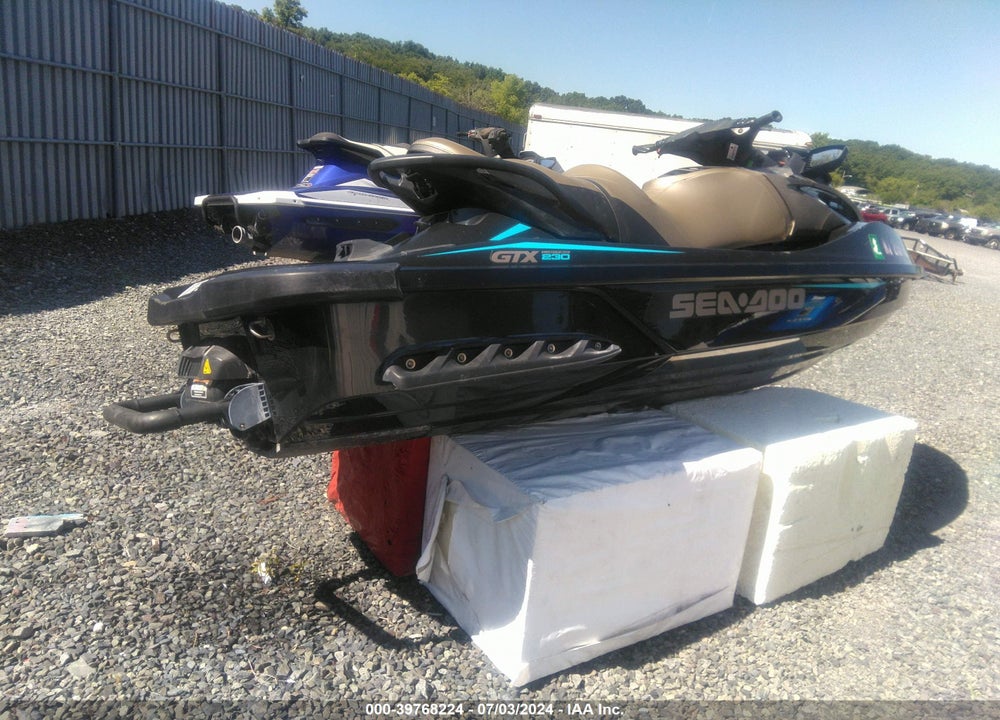 2017 SEADOO GTX 230 LIMITED VIN: 00000YDV13999D717
