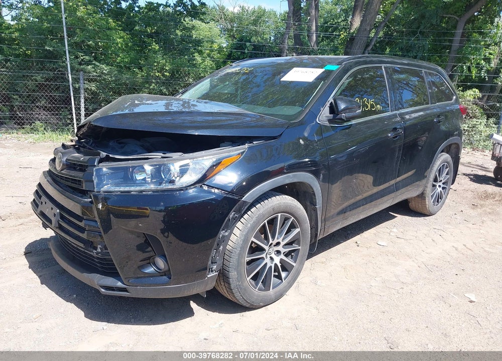 2017 TOYOTA HIGHLANDER SE VIN: 5TDJZRFH5HS381025