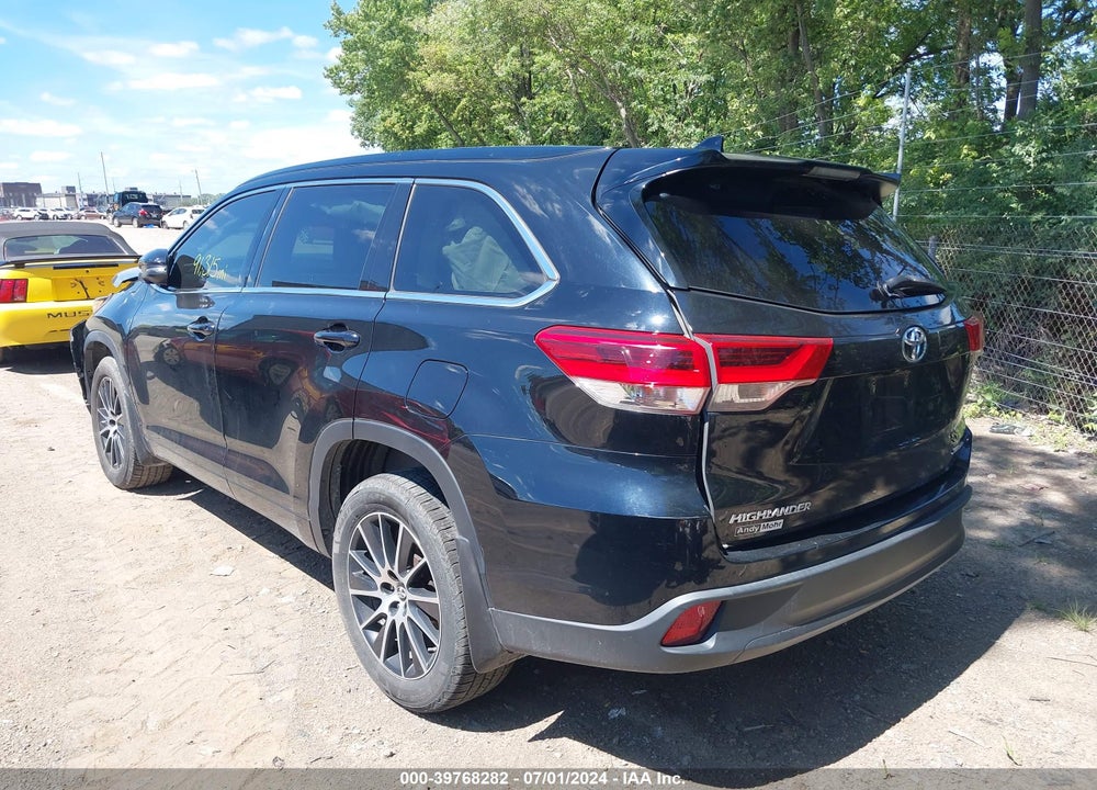 2017 TOYOTA HIGHLANDER SE VIN: 5TDJZRFH5HS381025
